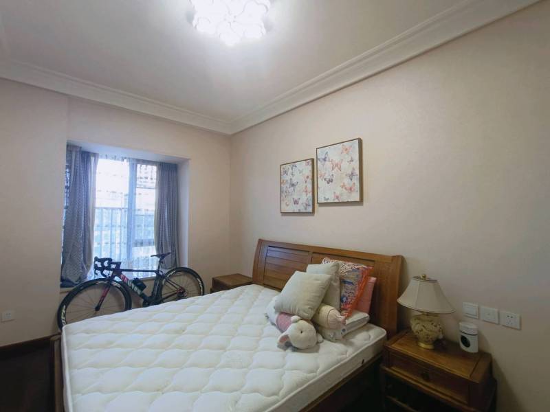 3室2廳2陽臺 招商海公館臥室