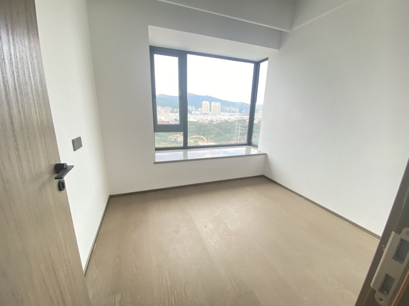 3室2廳2陽臺(tái) 京江隱翠臥室