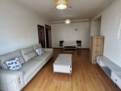 1室2廳1陽臺 大潤發(fā)