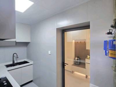 4室2廳2陽(yáng)臺(tái) 新亞洲水木清華