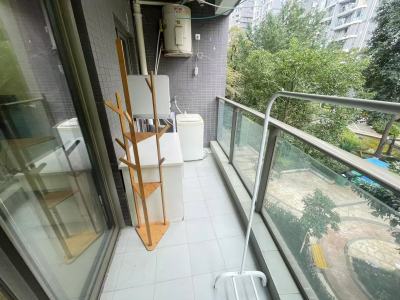 2室2廳1陽臺 世紀(jì)俊園