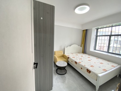 4室2廳1陽臺(tái) 白龍小區(qū)