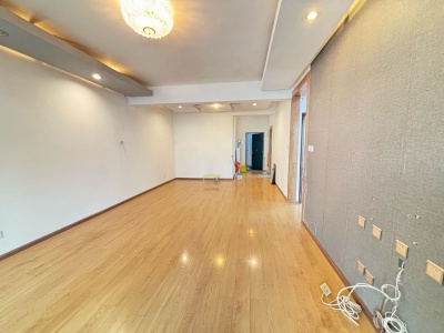 2室2廳1陽臺 葵花公社