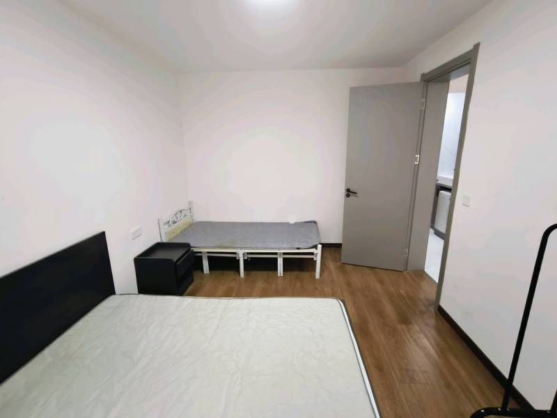 3室2廳1陽(yáng)臺(tái) 大東新村2號(hào)臥室