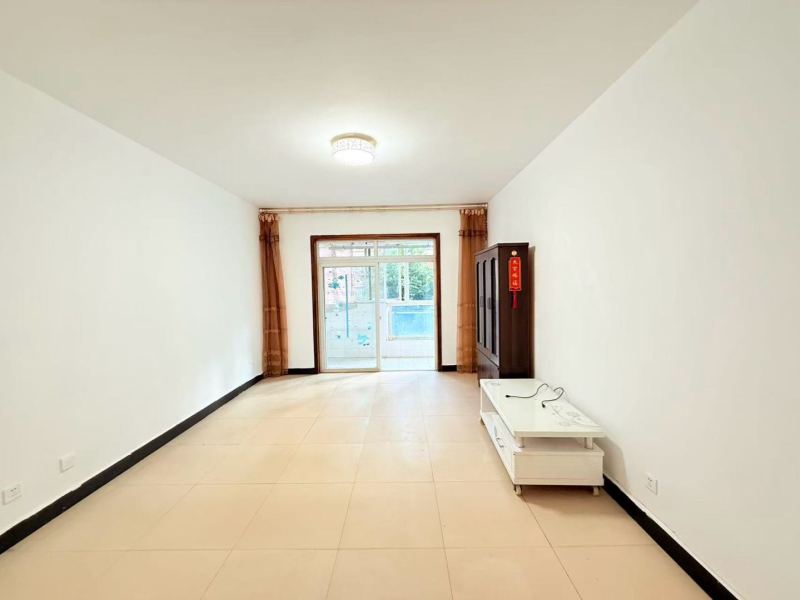 3室2廳2陽臺 龍溪花園客廳