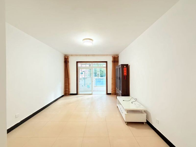 3室2廳2陽臺 龍溪花園客廳