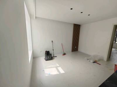 2室2廳1陽臺(tái) 春江小區(qū)