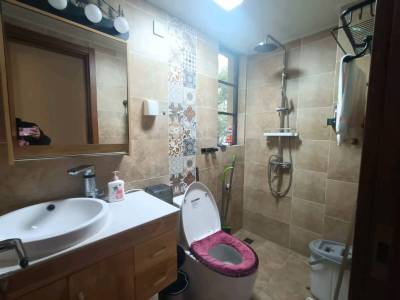 3室2廳1陽(yáng)臺(tái) 公園1903圣維望