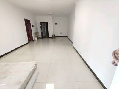 3室2廳2陽臺 潤城二區(qū)