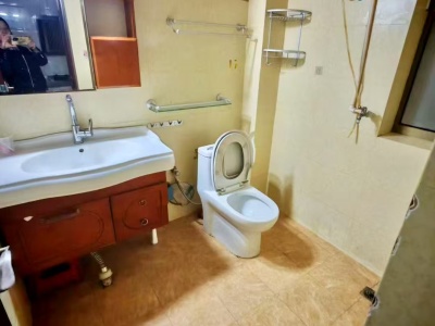 3室2廳1陽臺 候谷花園