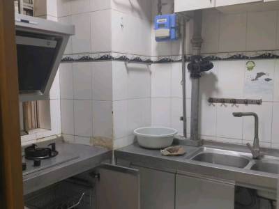 2室2廳1陽臺 鐵路高層小區(qū)