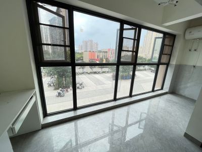 1室1廳1陽臺 潤城八區(qū)