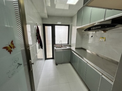 3室2廳2陽臺 潤城二區(qū)