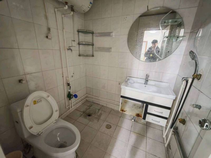 3室2廳1陽(yáng)臺(tái) 省化工研究院宿舍（東風(fēng)東路120號(hào)、東風(fēng)東路122號(hào)）衛(wèi)生間