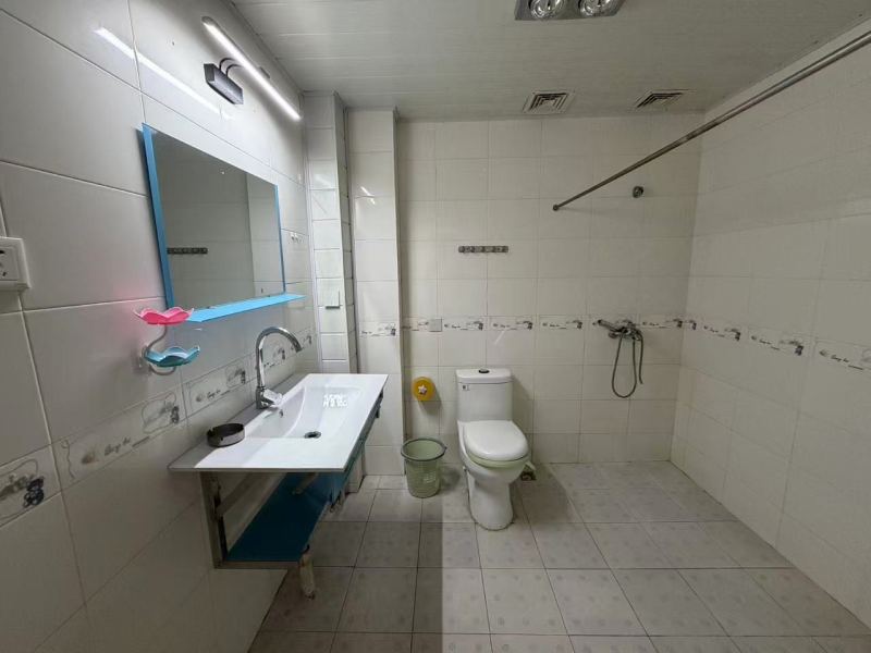 5室2廳2陽(yáng)臺(tái) 世紀(jì)城玉春苑衛(wèi)生間