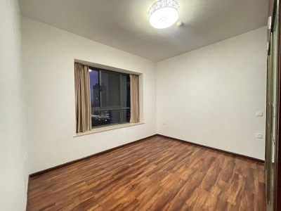 3室2廳1陽臺 溪畔麗景