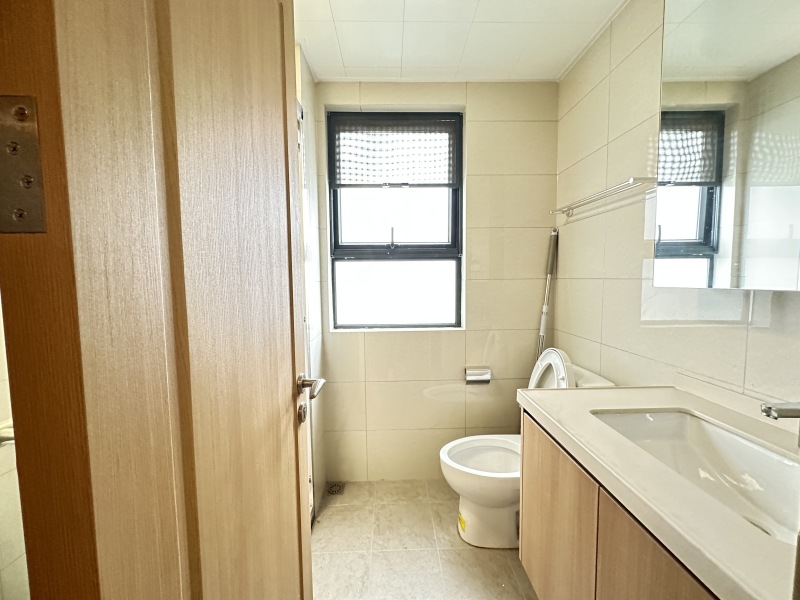 3室1廳1陽臺 大華公園天下時光園衛(wèi)生間