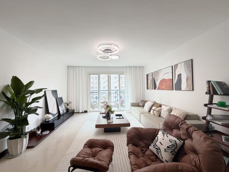 4室2廳2陽臺 世紀城玉春苑客廳