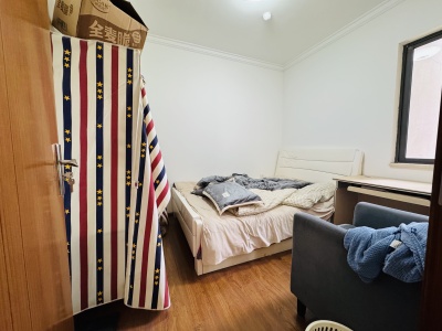 4室2廳2陽臺 溪畔麗景