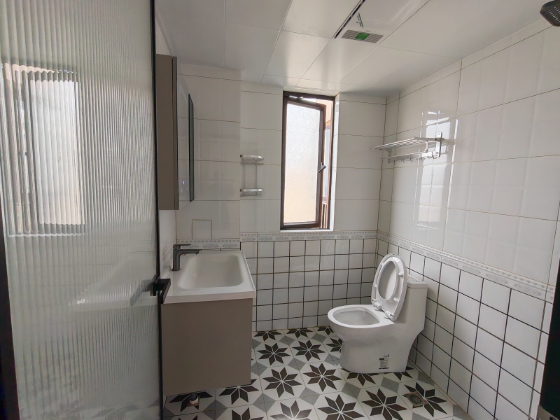 3室2廳2陽臺 金科陽光里衛(wèi)生間