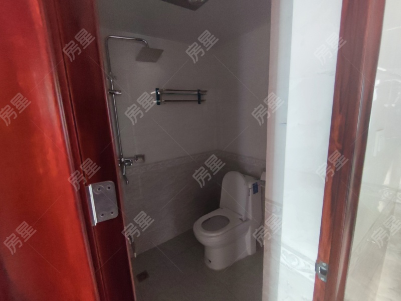 3室2廳2陽臺(tái) 萬宏國際三期衛(wèi)生間