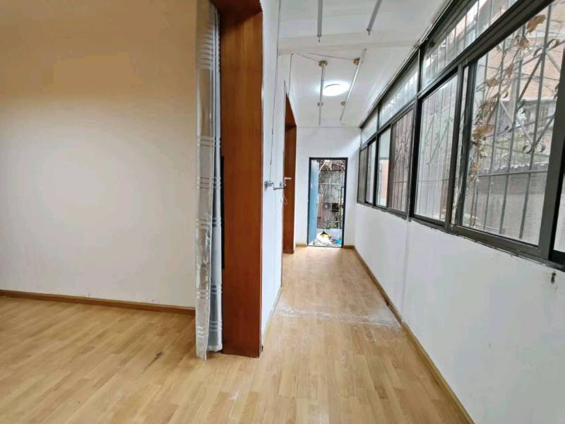 3室2廳1陽(yáng)臺(tái) 省化工研究院宿舍（東風(fēng)東路120號(hào)、東風(fēng)東路122號(hào)）陽(yáng)臺(tái)