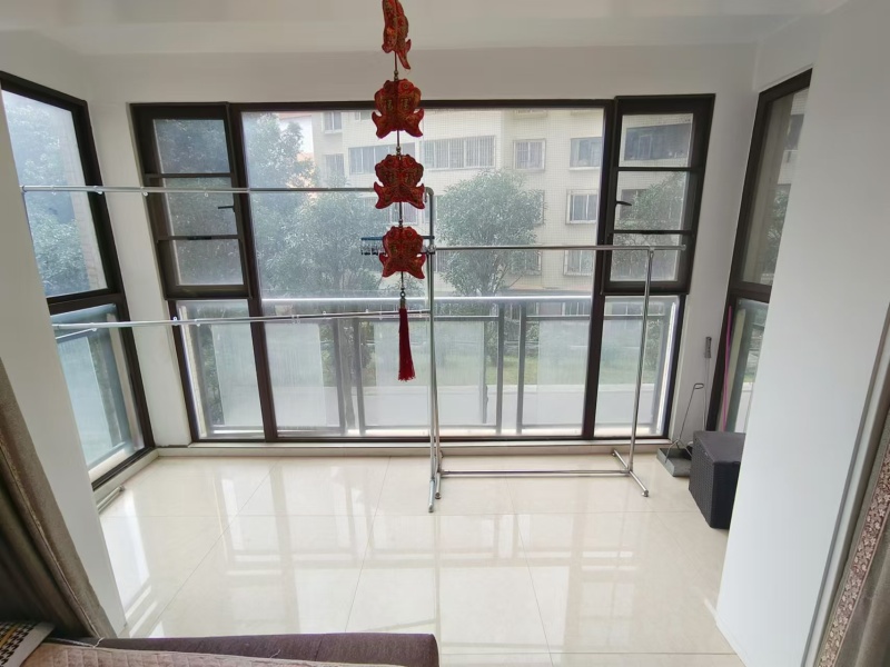 2室2廳1陽臺(tái) 金馬悅城陽臺(tái)