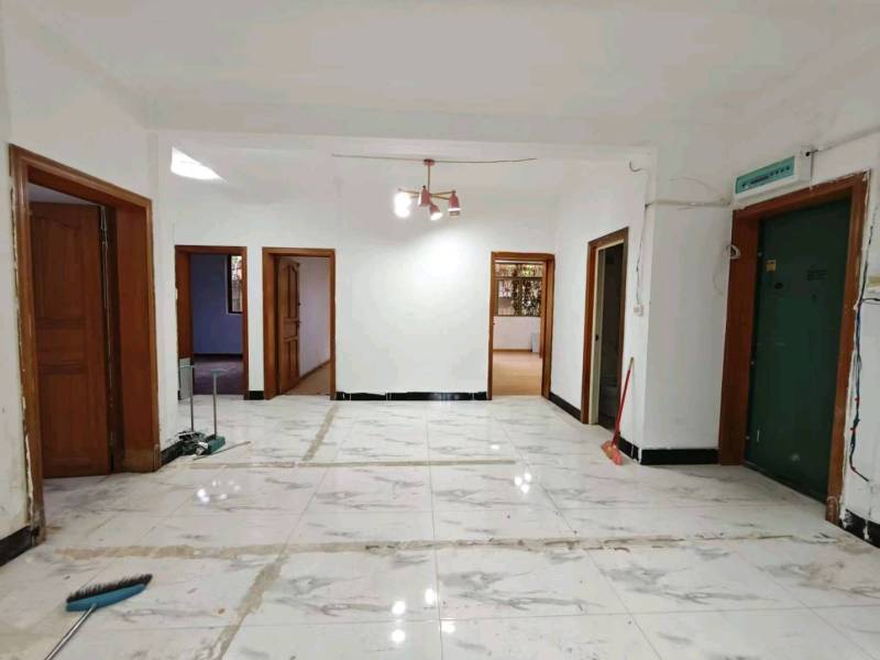 3室2廳1陽(yáng)臺(tái) 省化工研究院宿舍（東風(fēng)東路120號(hào)、東風(fēng)東路122號(hào)）客廳