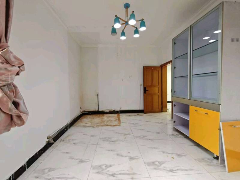 3室2廳1陽(yáng)臺(tái) 省化工研究院宿舍（東風(fēng)東路120號(hào)、東風(fēng)東路122號(hào)）餐廳