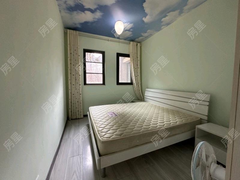 3室2廳2陽(yáng)臺(tái) 銀海白沙郡臥室