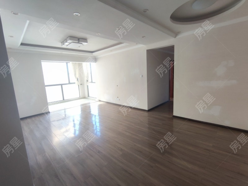 3室2廳2陽臺(tái) 萬宏國際三期客廳