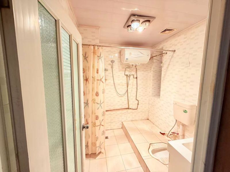 3室2廳2陽臺 龍溪花園衛(wèi)生間