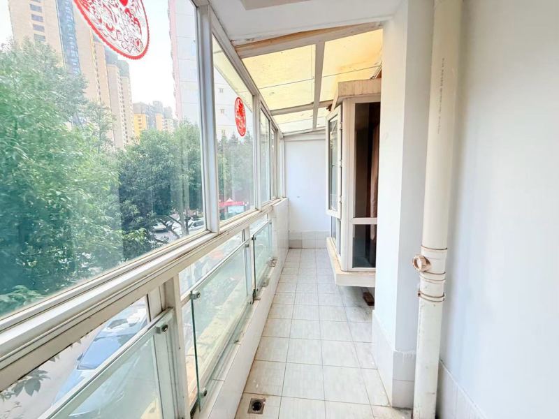 3室2廳2陽臺 龍溪花園陽臺