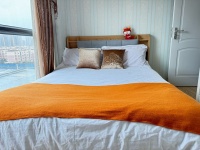 2室2廳1陽臺(tái) 欣都龍城公寓臥室