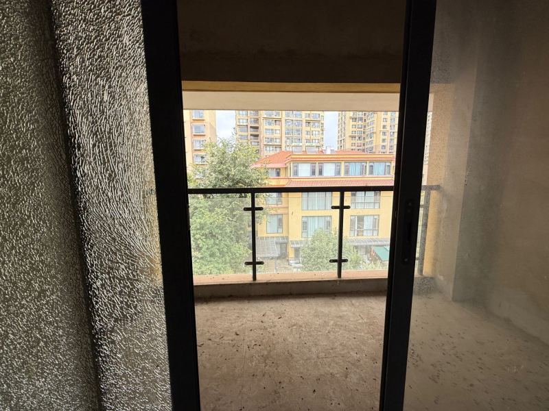 5室2廳3陽臺(tái) 山水潤(rùn)城別墅陽臺(tái)