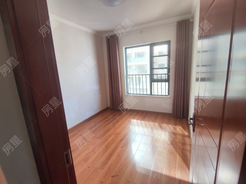 3室2廳2陽臺(tái) 萬宏國際三期臥室