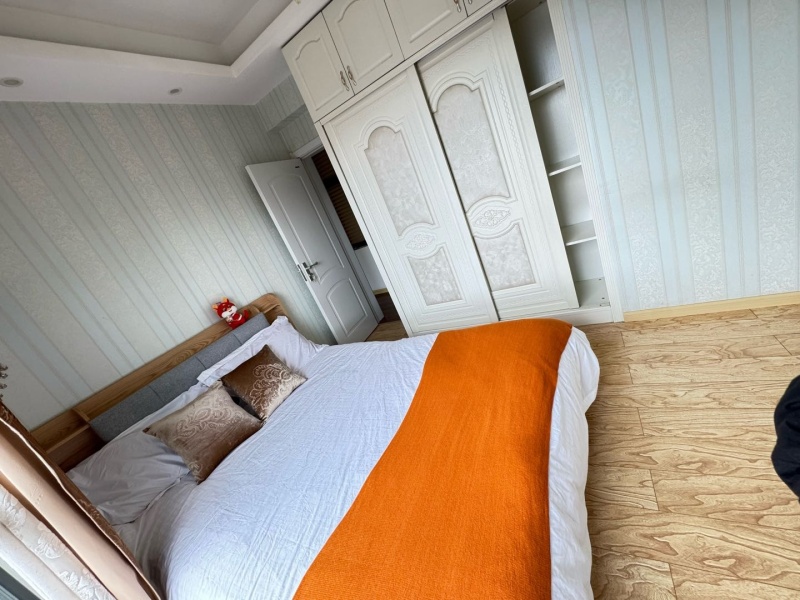 2室2廳1陽臺(tái) 欣都龍城公寓臥室