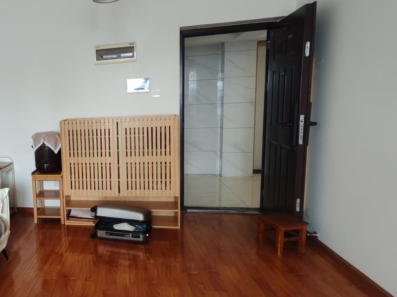 1室1廳1陽(yáng)臺(tái) 中房路易公元餐廳