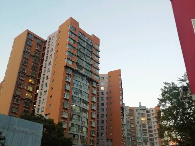 4室2廳2陽臺(tái) 新亞洲星云園自家花園