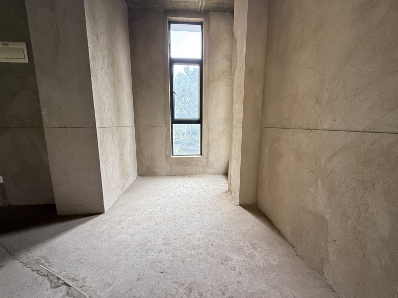 5室2廳3陽臺(tái) 山水潤(rùn)城別墅門廳