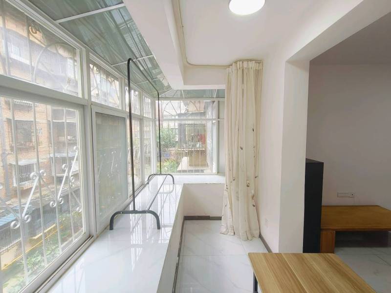 3室2廳1陽(yáng)臺(tái) 大東新村2號(hào)陽(yáng)臺(tái)