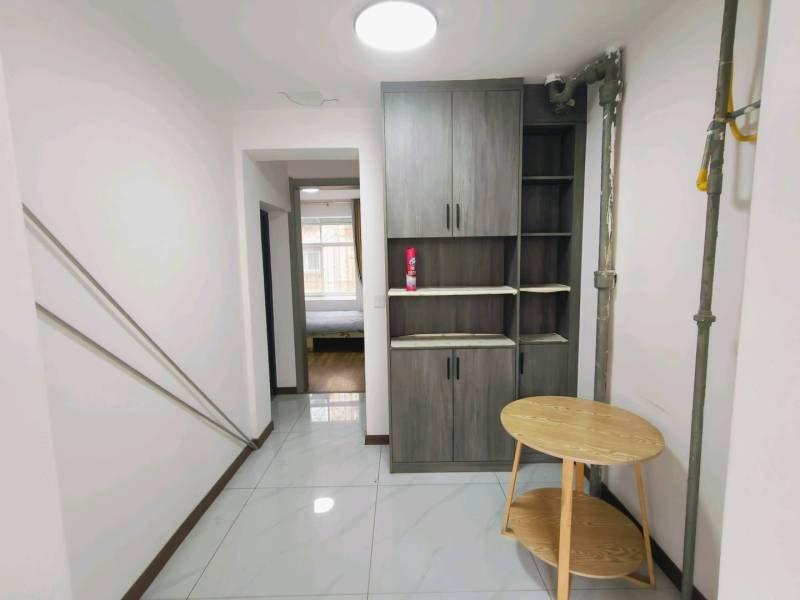 3室2廳1陽(yáng)臺(tái) 大東新村2號(hào)餐廳