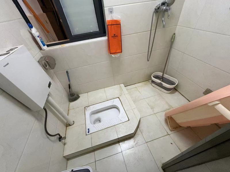 4室2廳1陽臺 萬宏國際一期衛(wèi)生間