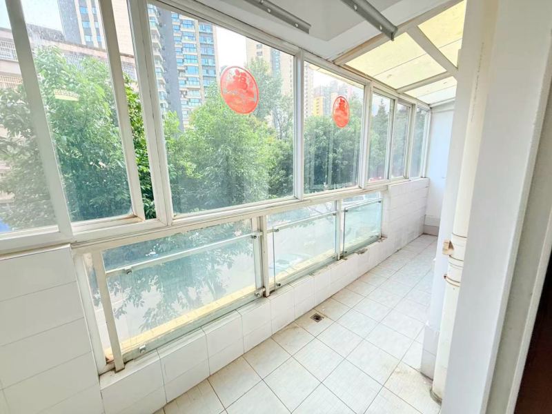 3室2廳2陽臺 龍溪花園陽臺