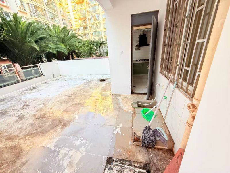 3室2廳2陽臺 龍溪花園自家花園