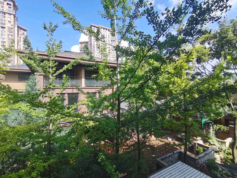 6室2廳3陽臺 溪麓南郡別墅自家花園