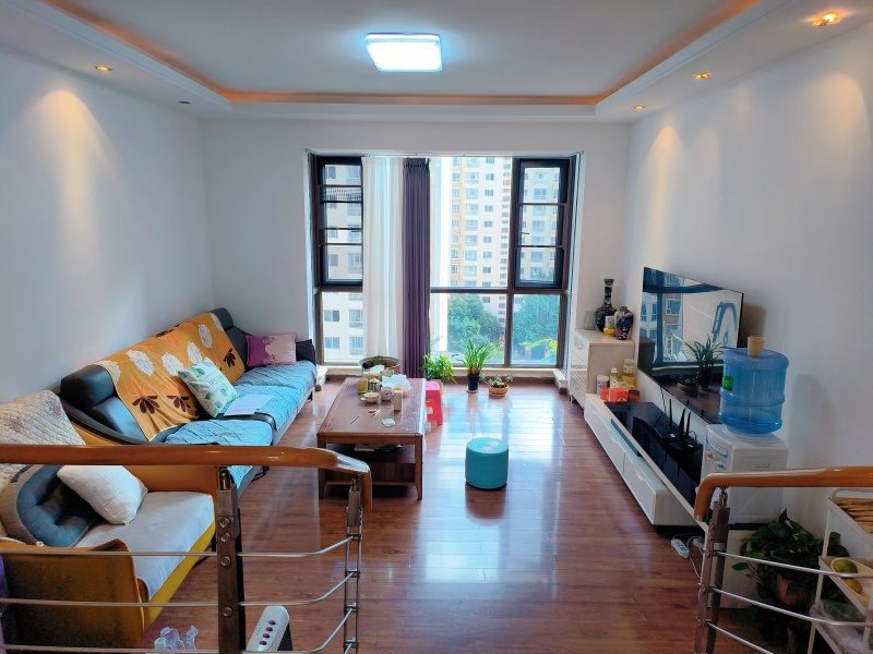 4室2廳2陽臺 和諧世紀(jì)客廳