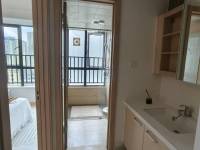 3室2廳1陽臺 金域緹香衛(wèi)生間