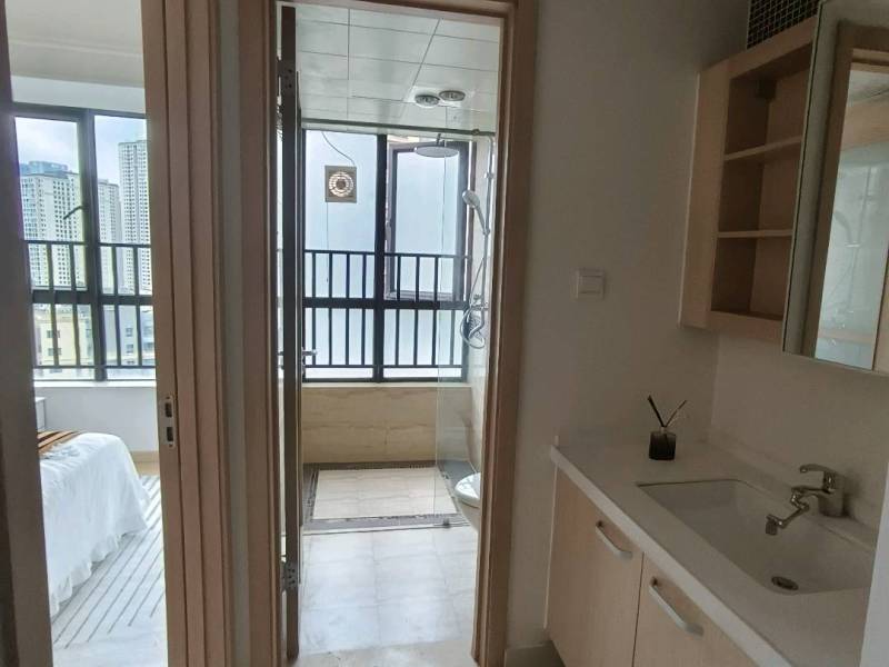 3室2廳1陽臺 金域緹香衛(wèi)生間