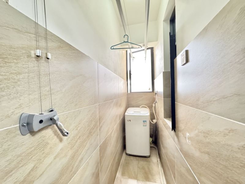 1室1廳1陽(yáng)臺(tái) 南亞未來(lái)城陽(yáng)臺(tái)